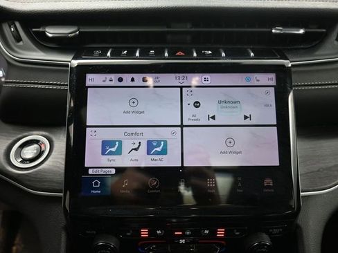 Used 2024 Jeep Grand Cherokee L Limited w/ Luxury Tech Group II image 27