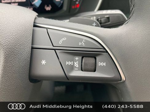 Certified 2025 Audi Q3 2.0T Premium w/ Convenience Package image 43