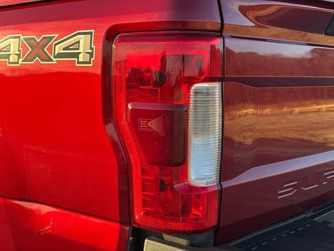 Used 2019 Ford F250 Lariat w/ Lariat Ultimate Package image 16