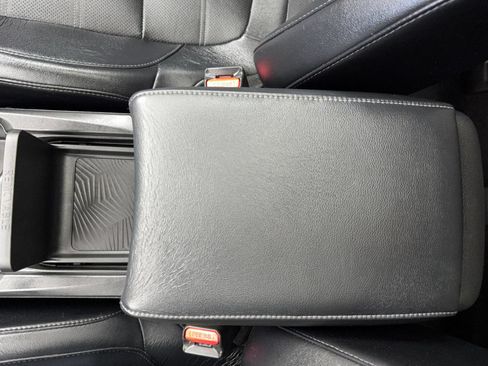 Used 2018 Honda CR-V Touring image 32