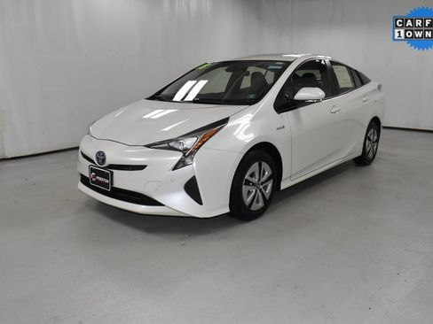 Used 2018 Toyota Prius Two image 2