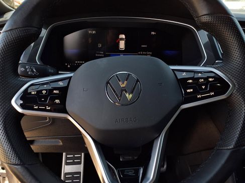 Certified 2023 Volkswagen Tiguan SE R-Line image 14