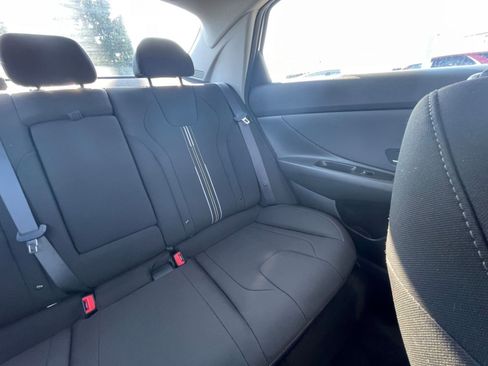 Used 2025 Hyundai Elantra SEL image 37