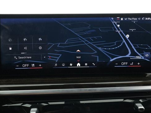 Used 2025 BMW X7 M60i image 16