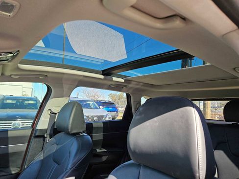 Certified 2024 Kia Sorento EX w/ Panoramic Sunroof Package image 16