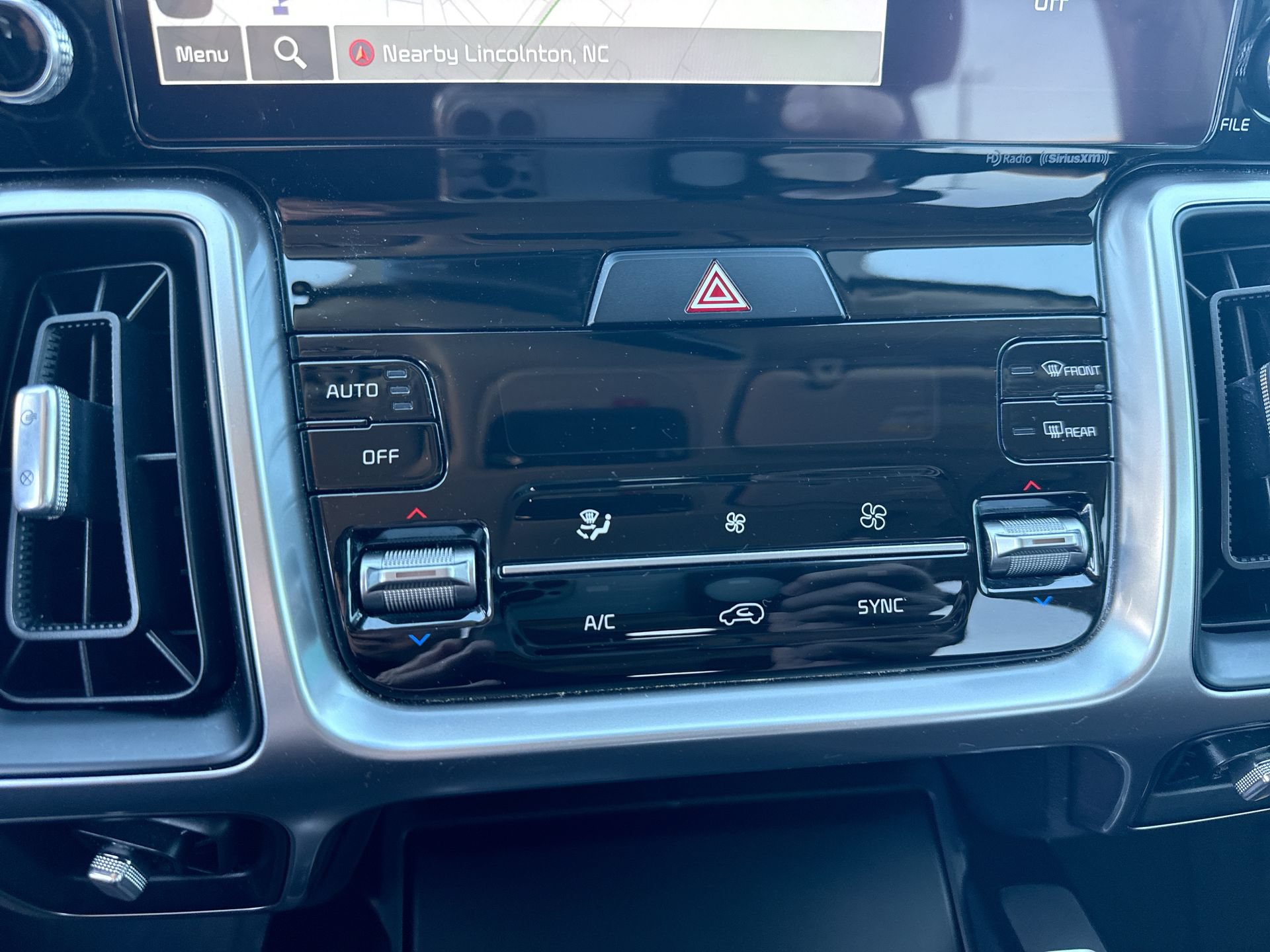 Used 2023 Kia Sorento S w/ Panoramic Sunroof Package FWD image 15