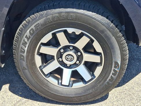 Used 2023 Toyota 4Runner TRD Off-Road Premium w/ Off Road Premium Plus Package AWD/4WD image 9