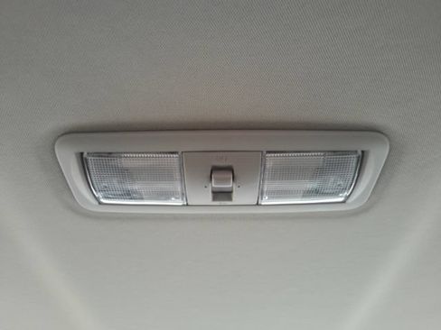 Used 2017 Nissan Titan SL RWD image 31