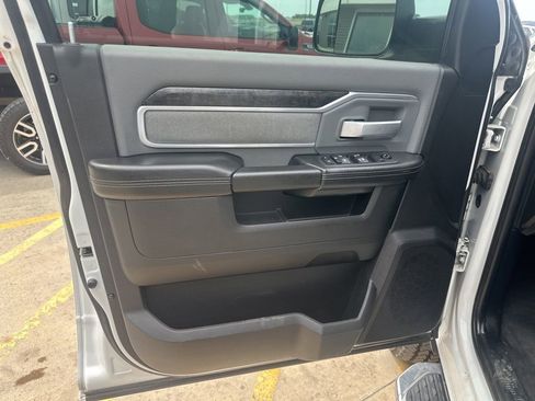 Used 2020 RAM 2500 Big Horn AWD/4WD image 11