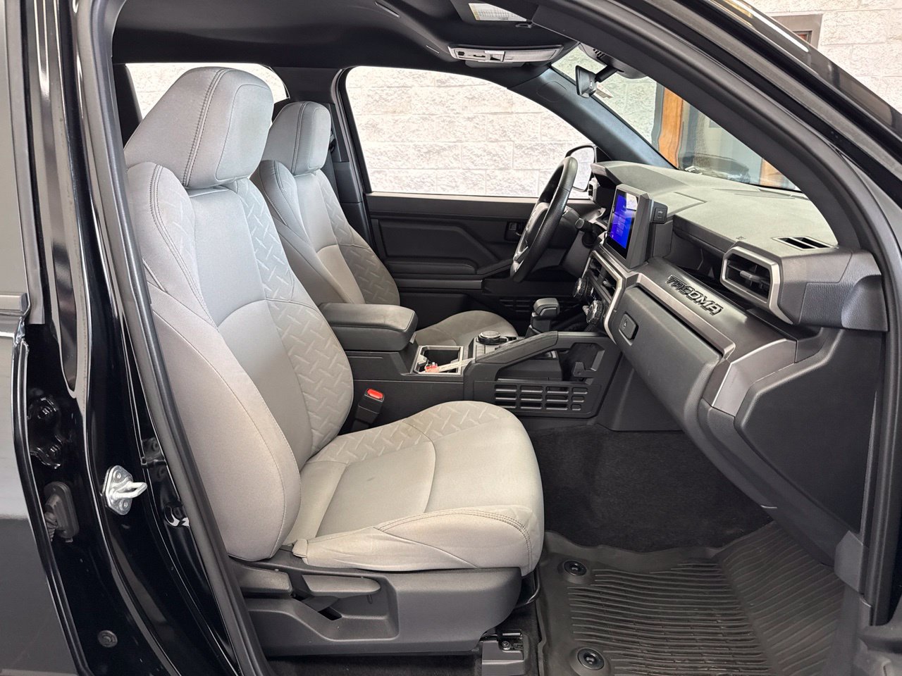 Used 2024 Toyota Tacoma SR5 AWD/4WD image 46