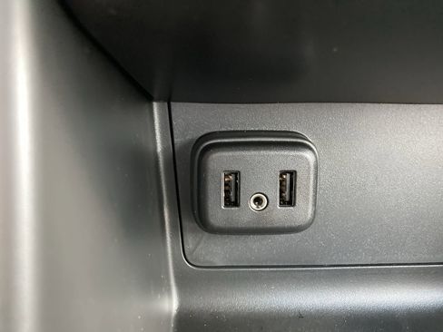 Used 2022 Chevrolet Colorado Z71 w/ Z71 Midnight Edition image 38