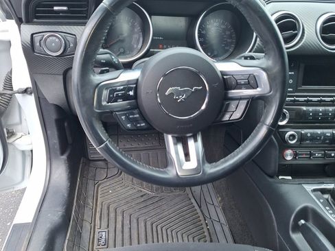 Used 2018 Ford Mustang Coupe RWD image 11