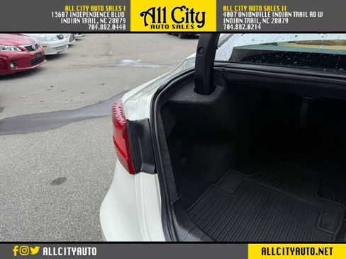 Used 2016 Nissan Maxima SR w/ Interior Lighting Package FWD image 40