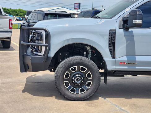 Certified 2026 Ford F250 Platinum AWD/4WD image 9