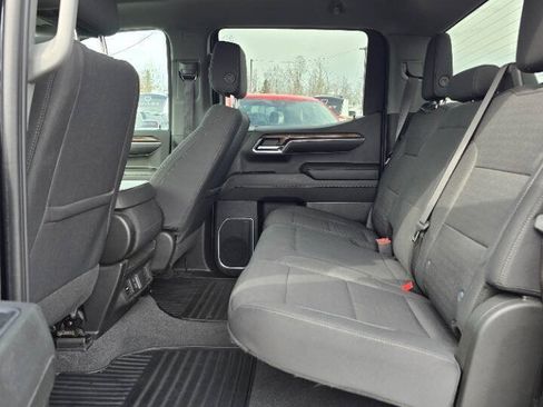 Used 2023 Chevrolet Silverado 1500 LT AWD/4WD image 18