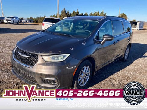 Used 2022 Chrysler Pacifica Touring-L image 1