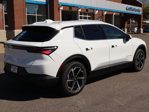 New 2026 Chevrolet Equinox EV LT image 35