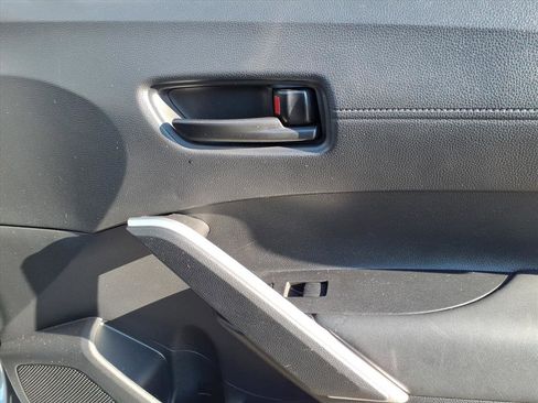 Used 2023 Toyota Corolla Cross LE image 8