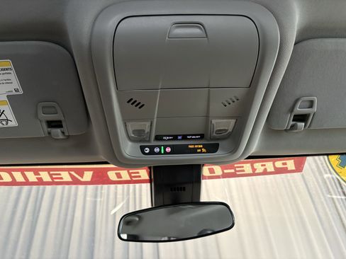 Used 2024 Chevrolet Equinox LT FWD image 20