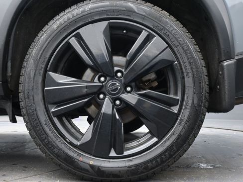 Used 2021 Nissan Rogue SL w/ Premium Package image 9