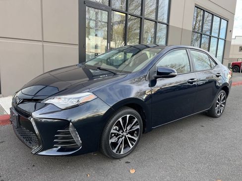 Used 2018 Toyota Corolla SE image 1