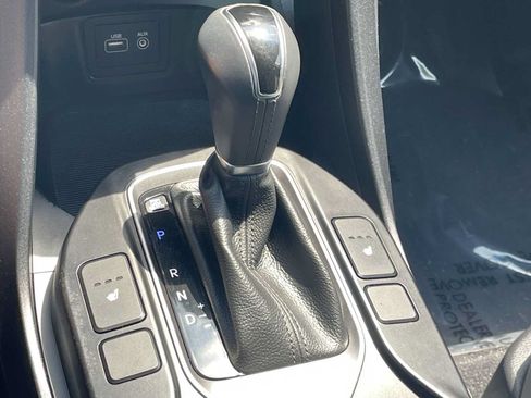 Used 2017 Hyundai Santa Fe Sport FWD image 20