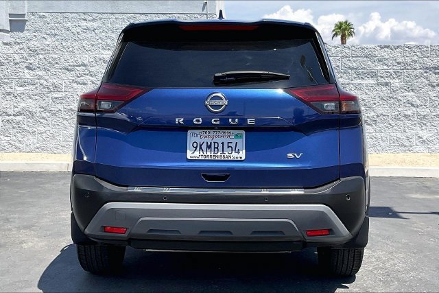 Used 2023 Nissan Rogue SV FWD image 3