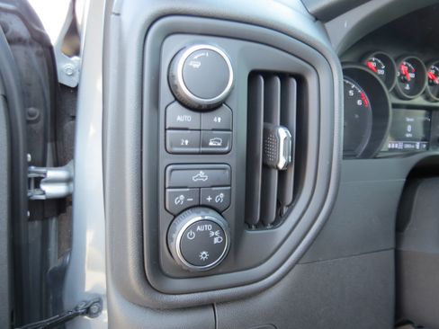 Used 2025 Chevrolet Silverado 1500 Custom w/ Turbomax Blackout Package AWD/4WD image 22