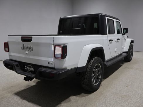 Used 2021 Jeep Gladiator Overland AWD/4WD image 2
