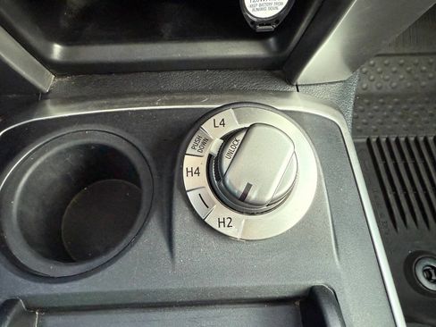 Used 2017 Toyota 4Runner SR5 Premium image 19