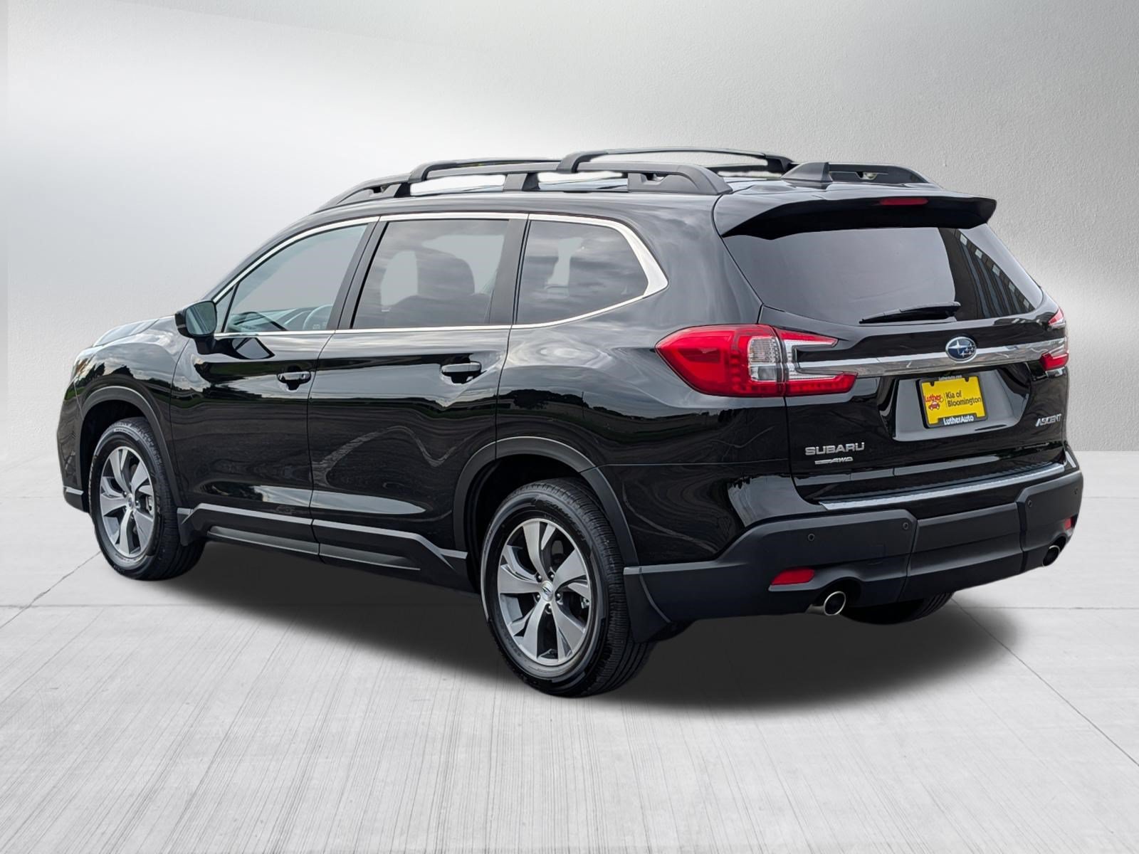 Used 2025 Subaru Ascent Premium AWD/4WD image 5