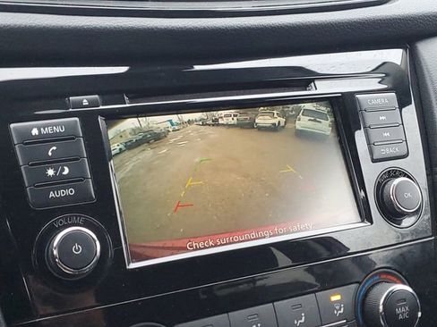 Used 2019 Nissan Rogue SV AWD/4WD image 26