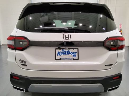 New 2026 Honda Pilot Touring image 7
