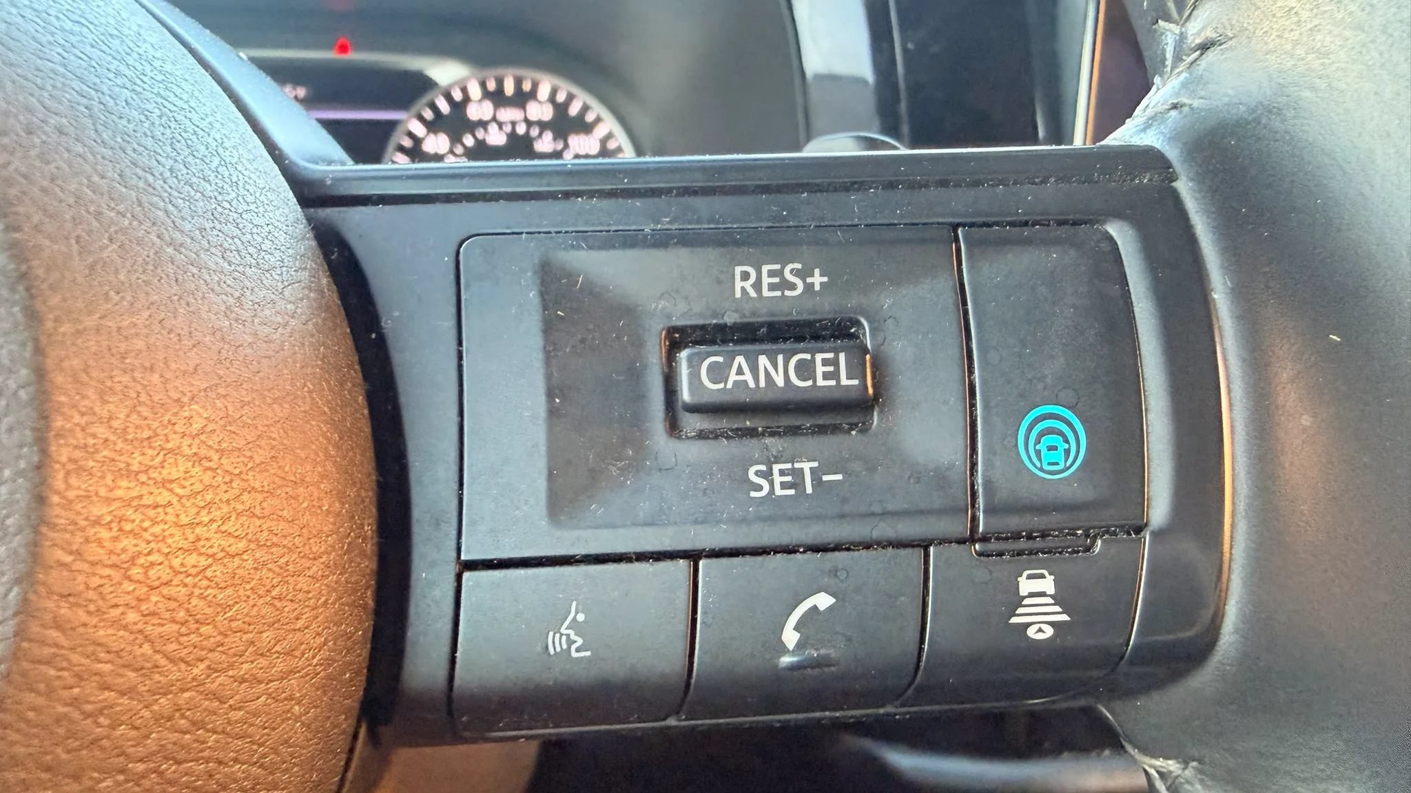 Used 2025 Nissan Pathfinder SV AWD/4WD image 20
