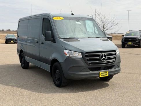 Used 2021 Mercedes-Benz Sprinter 1500 image 3