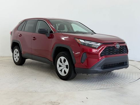 Used 2025 Toyota RAV4 LE AWD/4WD image 7