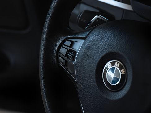 Used 2017 BMW 430i Coupe w/ Driver Assistance Package image 15