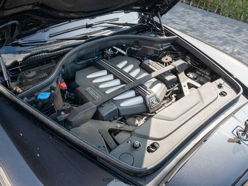 Used 2020 Rolls-Royce Cullinan Black Badge image 17