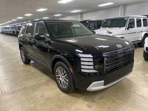 Used 2026 Hyundai Palisade SE FWD image 2