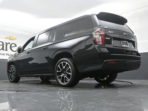 Used 2022 Chevrolet Suburban RST w/ Luxury Package AWD/4WD image 5