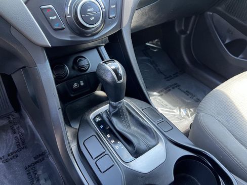 Used 2017 Hyundai Santa Fe SE AWD/4WD image 36