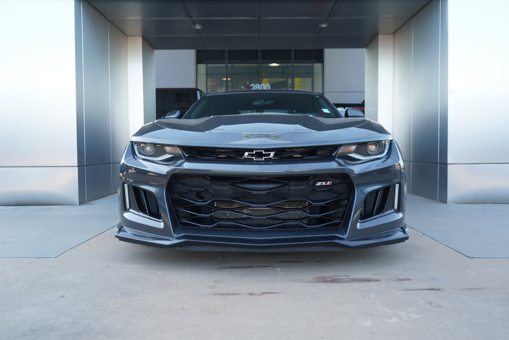 Used 2018 Chevrolet Camaro ZL1 RWD image 4