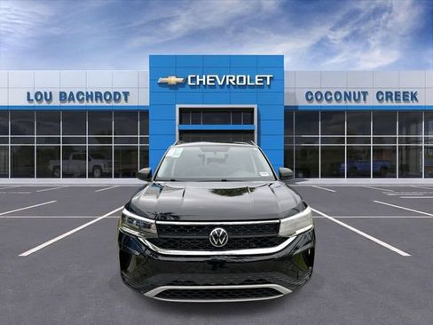 Used 2022 Volkswagen Taos S FWD image 3
