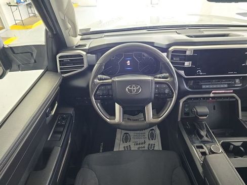 Used 2022 Toyota Tundra SR5 w/ SR5 Convenience Package image 12