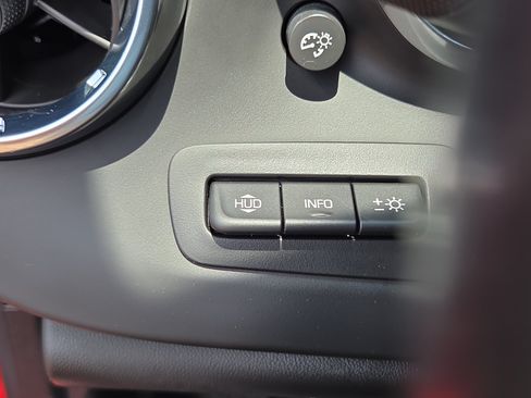 Used 2020 Chevrolet Camaro SS RWD image 37