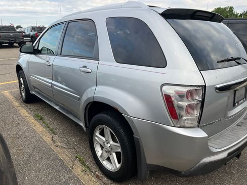 Used 2005 Chevrolet Equinox LT w/ Preferred Equipment Group AWD/4WD image 10