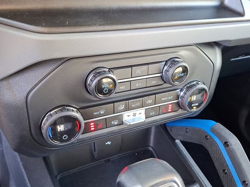 Used 2023 Ford Bronco Black Diamond image 16