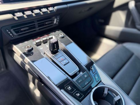 Used 2021 Porsche 911 Carrera 4 image 16