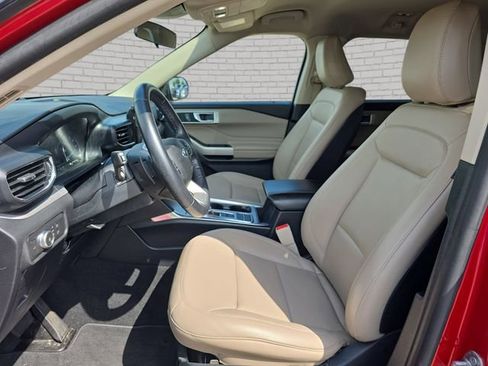 Used 2020 Ford Explorer XLT w/ Equipment Group 202A RWD image 17