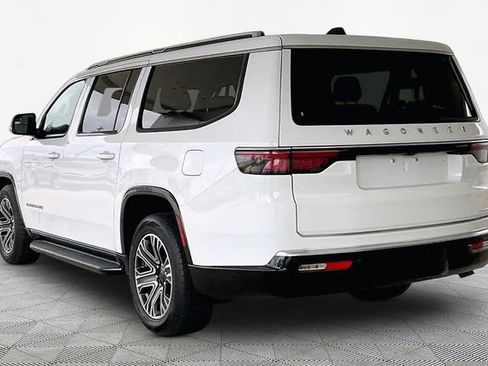 Used 2024 Jeep Wagoneer L Series II RWD image 4